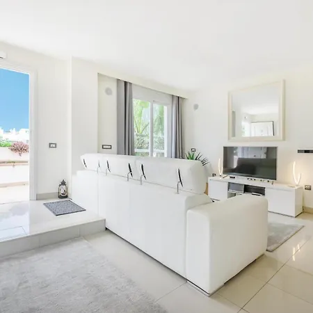 Cortijo Del Mar Penthouse * Estepona